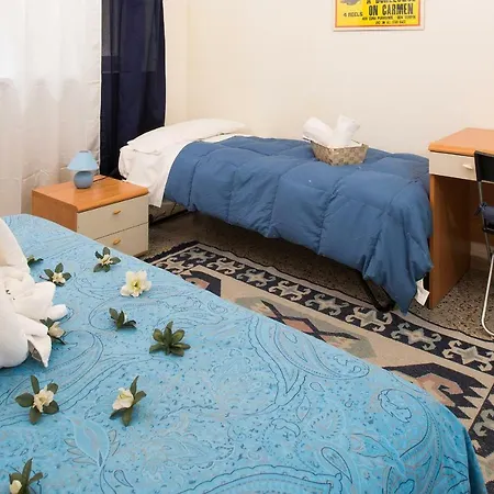 Bed & Breakfast Alloggio Cristina 3*