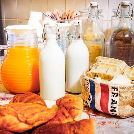 Bed & Breakfast Alloggio Cristina 3*
